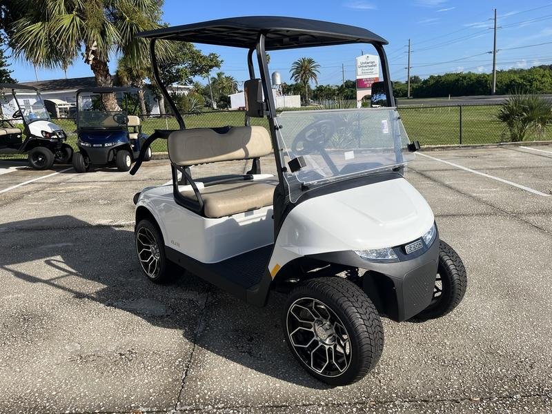 2024 E-Z-GO Freedom RXV ELiTE Lithium | Bright White | Zero-Maintenance Electric Sale!