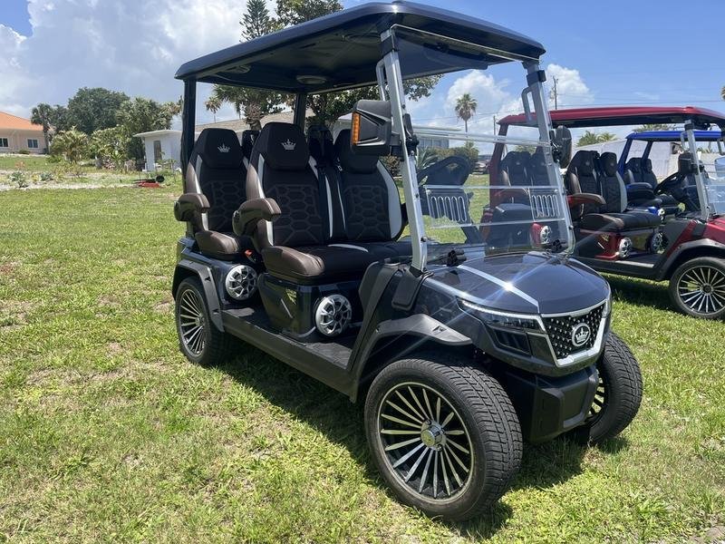 2025 Evolution D-Max GT4 Arctic Gray | 4-Seater with 24-Speaker Sound