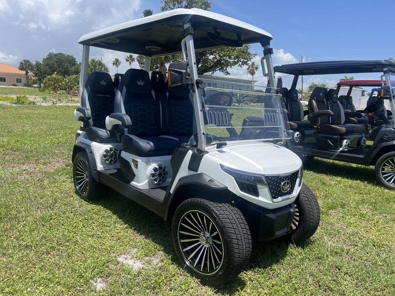 2025 Evolution D-Max GT4 Pearl White | 4-Seater with 24-Speaker Sound
